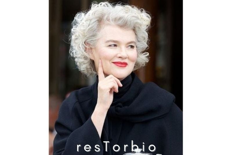 Retro Short Curly Style