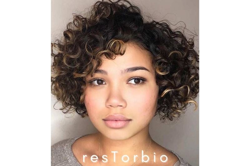 Short Curly Hairstyles For Round Faces