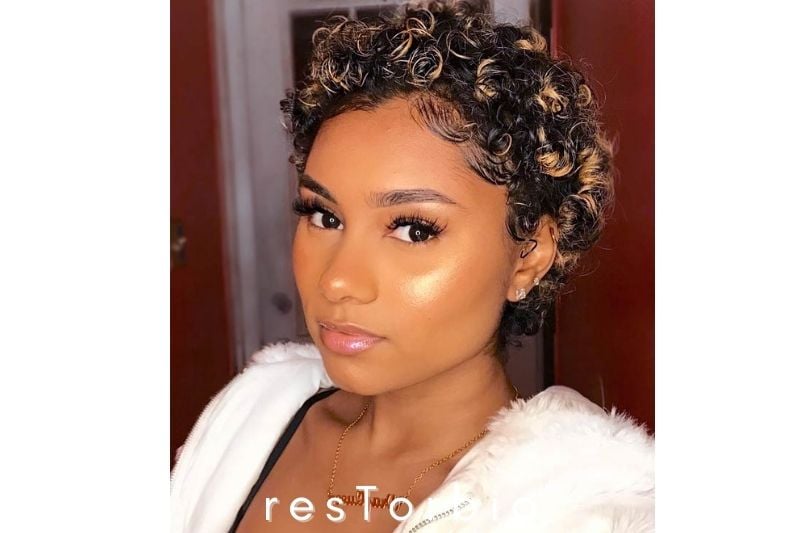 Very Short Curly Hairstyles with Caramel Highlights