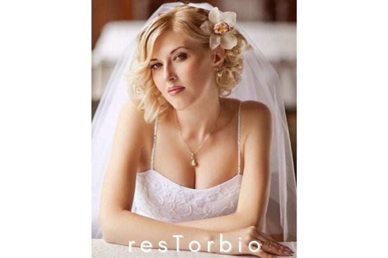 Wedding Hairstyles for Short Curly Hair
